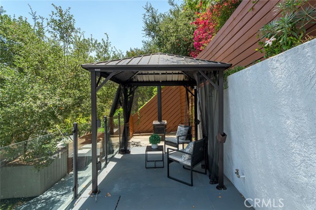 455 Del Court Place, Glendale, California 91206, 5 Bedrooms Bedrooms, ,1 BathroomBathrooms,Single Family Residence,For Sale,Del Court,GD24125615