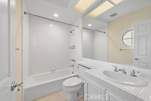 18 Beaconsfield, Rancho Santa Margarita CA: https://media.crmls.org/medias/0252abc0-bf84-46c1-8a2e-df86dc060282.jpg