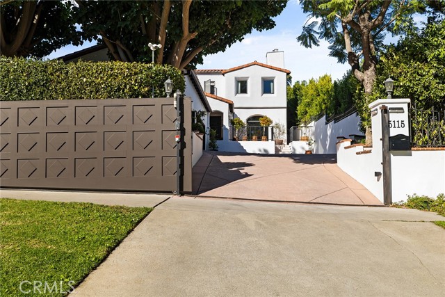 Detail Gallery Image 2 of 50 For 5115 Los Feliz Bld, Los Angeles,  CA 90027 - 4 Beds | 4/1 Baths