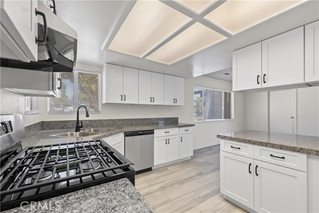 Detail Gallery Image 12 of 30 For 18021 Birch St, Hesperia,  CA 92345 - 3 Beds | 2 Baths