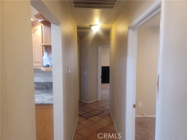 26969 Lakeview Drive, Helendale CA: https://media.crmls.org/medias/025405a9-0028-407f-a19c-24a0165ac715.jpg