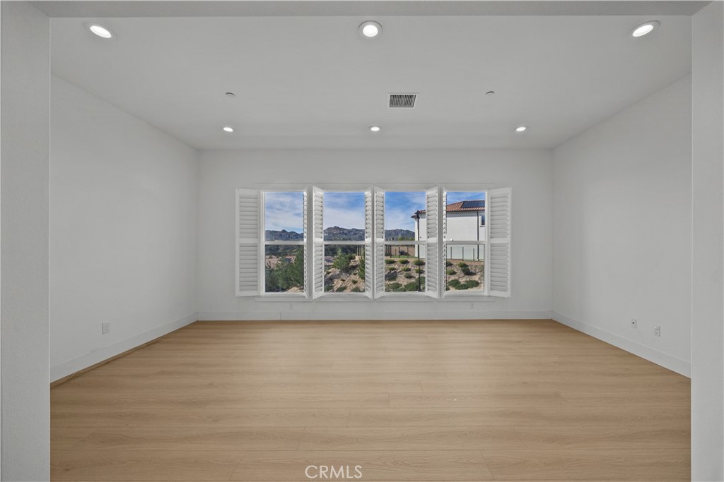 MLS #OC26121770 image #11