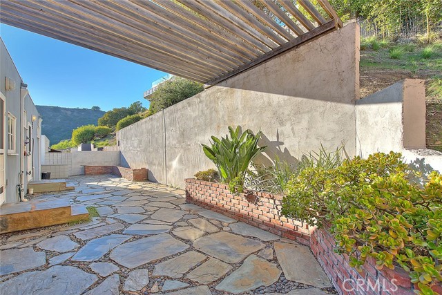 Detail Gallery Image 55 of 69 For 6423 Deep Dell, Hollywood,  CA 90068 - 3 Beds | 2/1 Baths