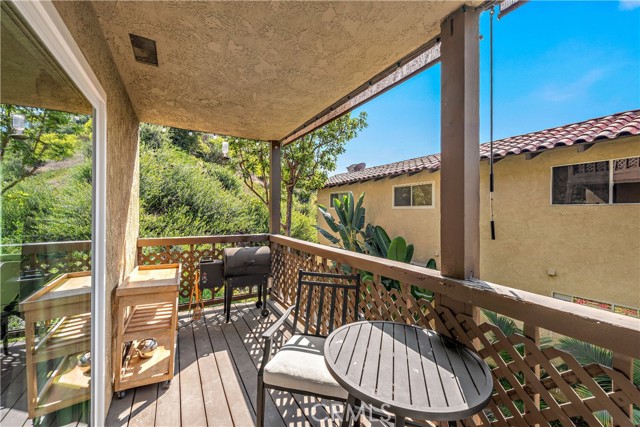 Detail Gallery Image 9 of 35 For 214 via Robina #1,  San Clemente,  CA 92672 - 2 Beds | 2 Baths