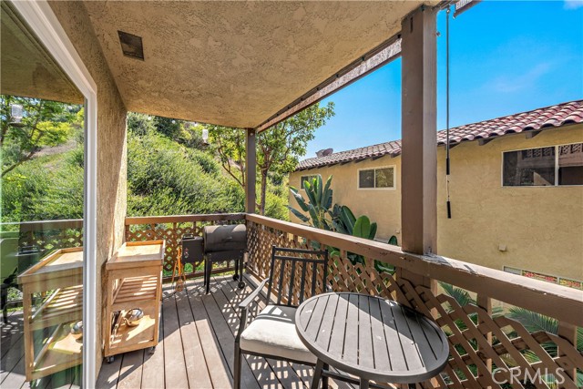 Detail Gallery Image 9 of 35 For 214 via Robina #1,  San Clemente,  CA 92672 - 2 Beds | 2 Baths