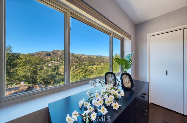 Detail Gallery Image 26 of 39 For 3025 Hollywell Pl, Glendale,  CA 91206 - 3 Beds | 2/1 Baths