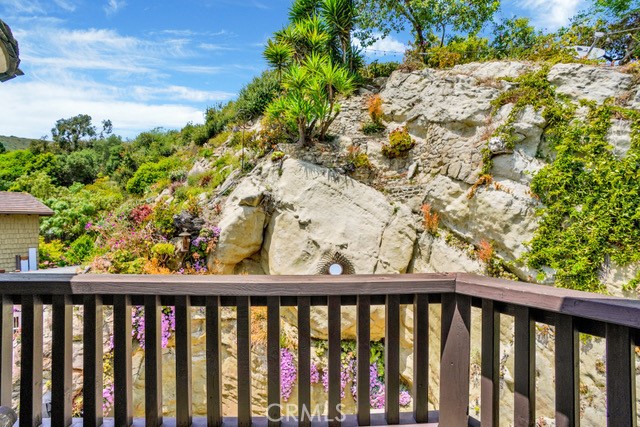 266 Canyon Acres Drive, Laguna Beach CA: https://media.crmls.org/medias/0256f52d-a98e-41d5-b7d7-8774e1395d1d.jpg