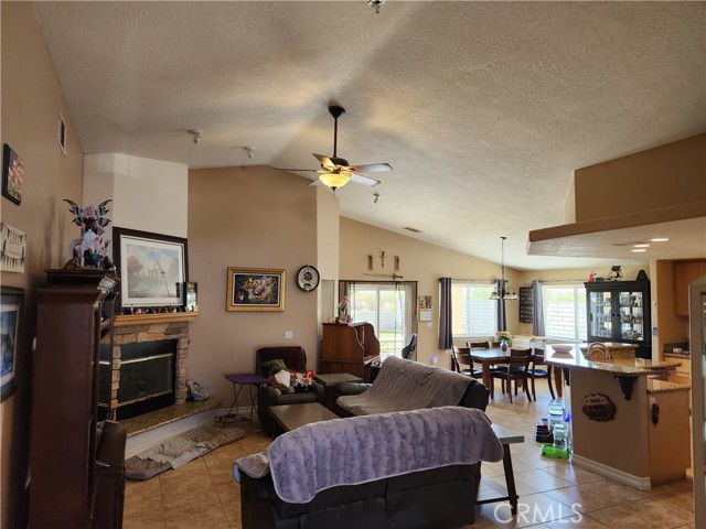 Detail Gallery Image 6 of 37 For 26733 Corona Dr, Helendale,  CA 92342 - 3 Beds | 2 Baths