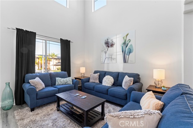 Detail Gallery Image 7 of 46 For 1456 Roadrunner, Corona,  CA 92881 - 3 Beds | 2/1 Baths