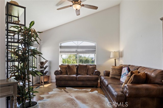 Detail Gallery Image 11 of 73 For 925 Osos Way, Paso Robles,  CA 93446 - 3 Beds | 2/1 Baths