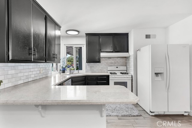 2894 Helm Street, Simi Valley CA: https://media.crmls.org/medias/0258f735-1158-4146-be7f-3deb146d33ff.jpg
