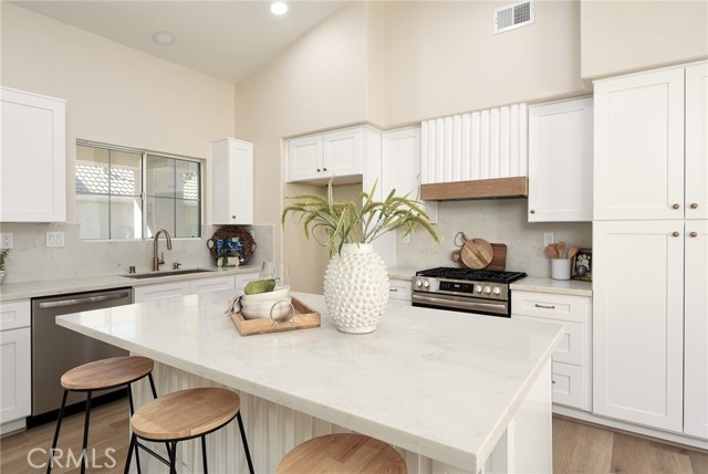 Detail Gallery Image 9 of 34 For 23963 via Astuto, Murrieta,  CA 92562 - 2 Beds | 2 Baths