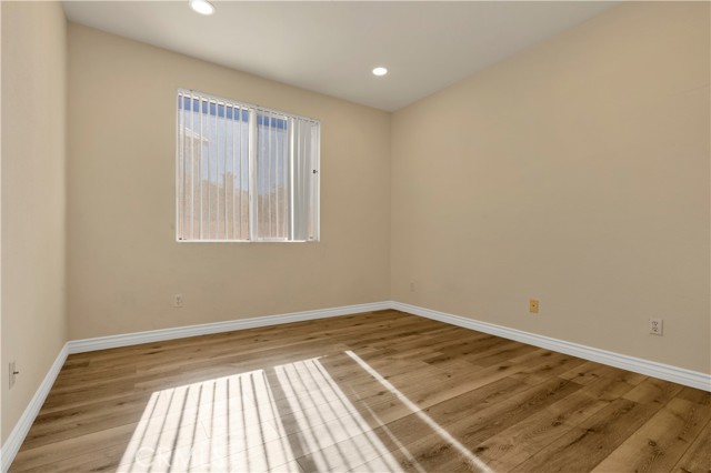 Detail Gallery Image 22 of 34 For 13261 via Del Lago, Victorville,  CA 92392 - 5 Beds | 3 Baths