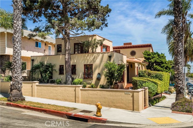 Photo of 224 Roycroft Avenue, Long Beach, CA 90803