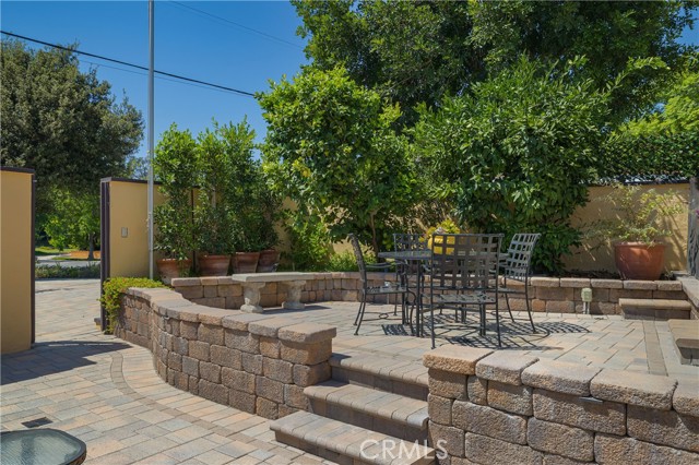 516 E Stocker Street, Glendale CA: https://media.crmls.org/medias/025b70e6-6279-4add-9a44-5a1bea808fb3.jpg