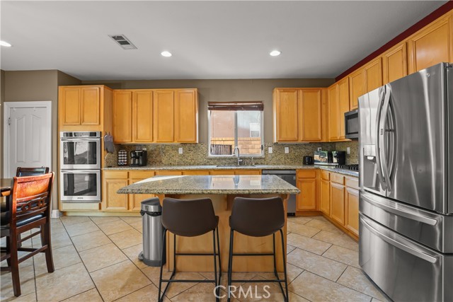 Detail Gallery Image 9 of 72 For 29724 Castlebury, Castaic,  CA 91384 - 4 Beds | 3 Baths