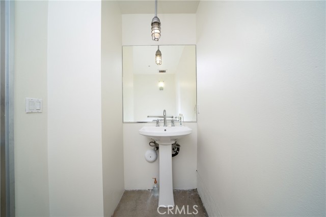 937 E Santa Ana Boulevard, Santa Ana CA: https://media.crmls.org/medias/025d24ad-8736-4185-924e-c46af50eef4c.jpg