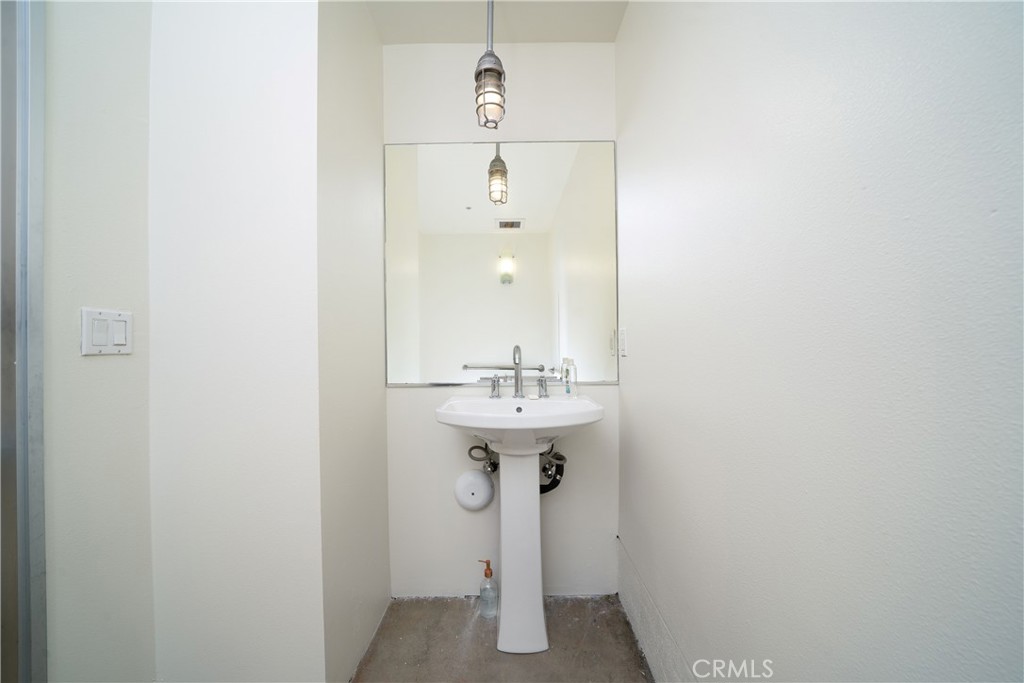 https://media.crmls.org/medias/025d24ad-8736-4185-924e-c46af50eef4c.jpg?preset=X-Large