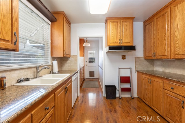 3139 Chestnut Avenue, Long Beach CA: https://media.crmls.org/medias/025d951e-2e23-4c6d-a884-c793fc92082d.jpg
