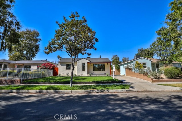 Detail Gallery Image 2 of 50 For 5851 Riverton Ave, North Hollywood,  CA 91601 - 4 Beds | 3 Baths