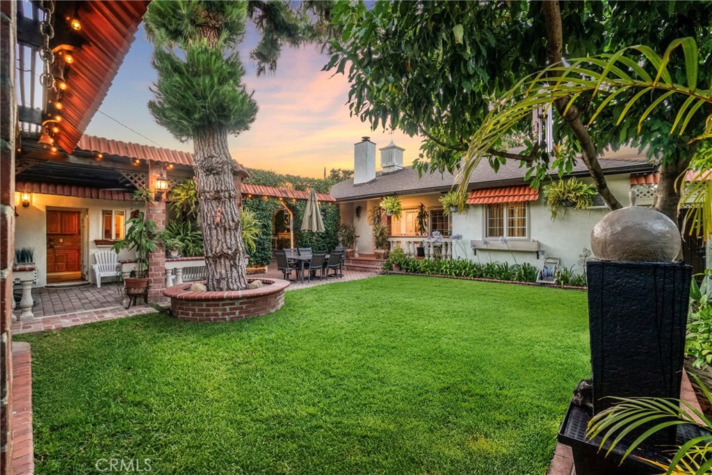 https://media.crmls.org/medias/025ded02-7880-4235-bb17-860516c5615e.jpg?preset=X-Large