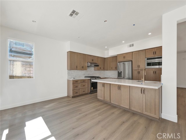 Detail Gallery Image 15 of 29 For 28374 Stansfield Ln, Saugus,  CA 91350 - 3 Beds | 3 Baths