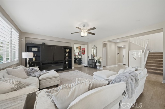 Detail Gallery Image 16 of 68 For 36745 Braken Way, Lake Elsinore,  CA 92532 - 5 Beds | 3 Baths