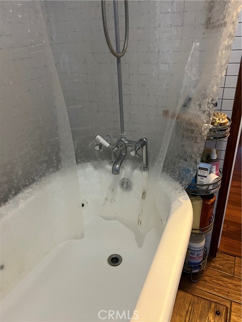 9312 Garden View Avenue, South Gate CA: https://media.crmls.org/medias/0260b865-f9a9-4853-be33-2fe11af010e8.jpg