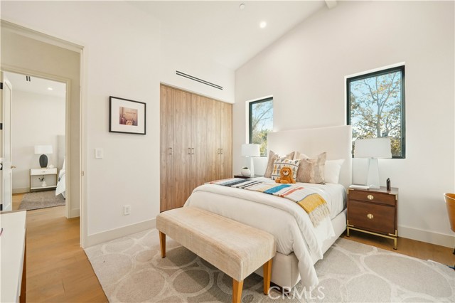 Detail Gallery Image 32 of 56 For 5136 Nagle Ave, Sherman Oaks,  CA 91423 - 6 Beds | 6/2 Baths