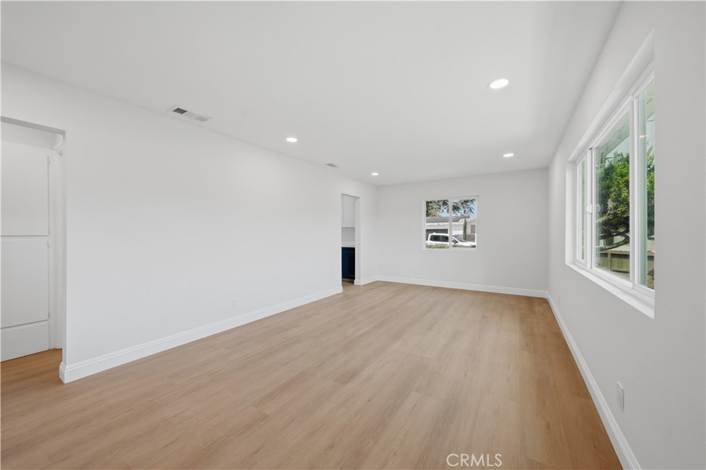 749 N Midway - photo 4