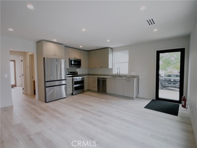 Front Image Thumbnail for CRSR26166774