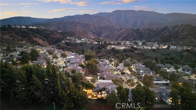 Detail Gallery Image 2 of 51 For 3131 Mountainside Dr, Corona,  CA 92882 - 5 Beds | 3/1 Baths