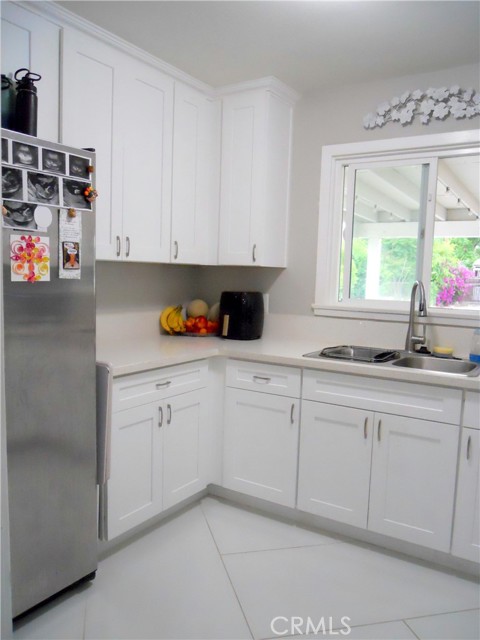 3071 N Crescent Avenue, San Bernardino CA: https://media.crmls.org/medias/0261b719-5a51-469c-be48-90071a73d4e6.jpg