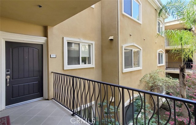 Detail Gallery Image 1 of 31 For 3401 S Bentley Ave #203,  Los Angeles,  CA 90034 - 2 Beds | 2 Baths