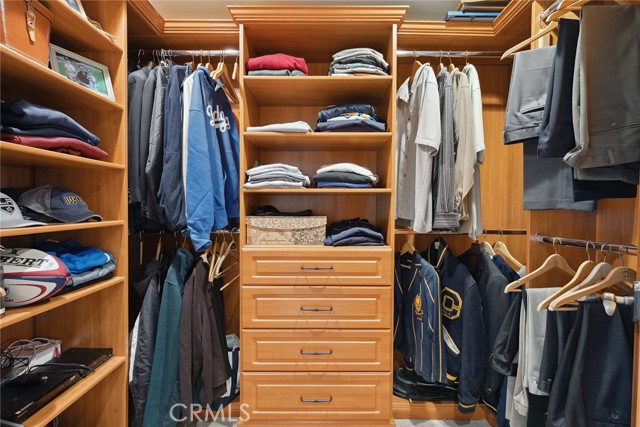 4520 El Caballero Drive, Tarzana CA: https://media.crmls.org/medias/026222cd-8ae6-47e4-b431-74bcabaacaba.jpg