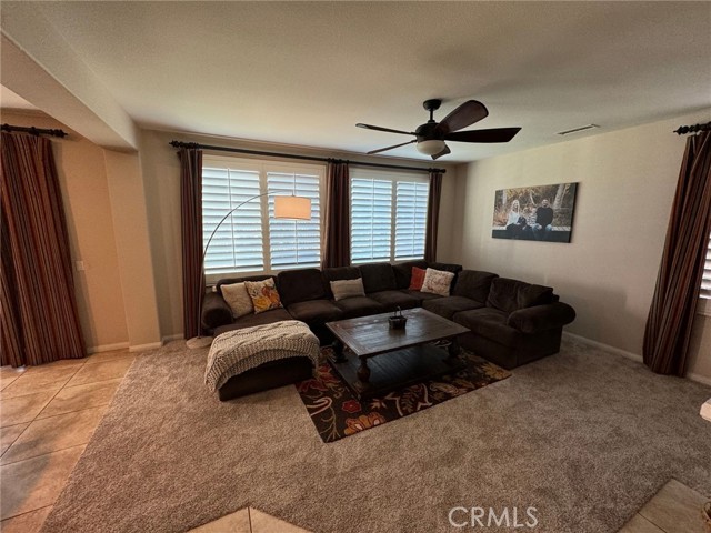 Detail Gallery Image 8 of 36 For 35429 Saddle Hill, Lake Elsinore,  CA 92532 - 4 Beds | 3 Baths