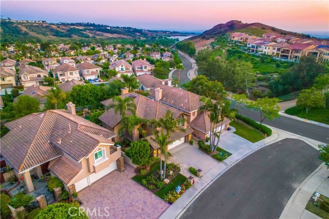 4 Sugarpine Drive, Trabuco Canyon CA: https://media.crmls.org/medias/026277d6-1866-4bf6-a7f4-4e4f2fbe9ab8.jpg