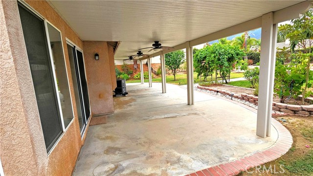 821 Atlantic Circle, Corona CA: https://media.crmls.org/medias/02628680-be84-434a-83bf-919c24712141.jpg
