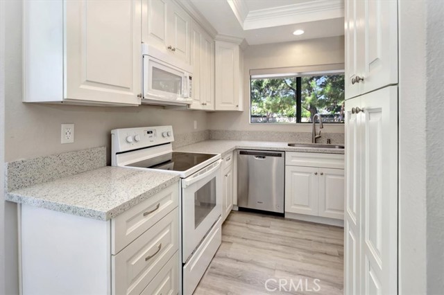 52 Remington, Irvine CA: https://media.crmls.org/medias/0262ab27-cb16-4456-bce3-e3a7255a6a45.jpg