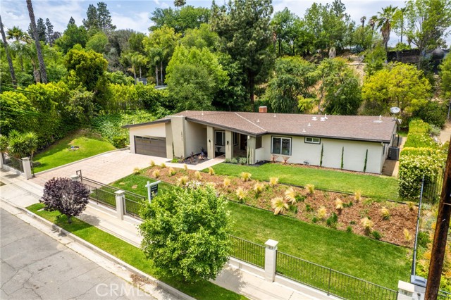 20217 Wells Drive, Woodland Hills CA: https://media.crmls.org/medias/02631652-1445-469f-828b-0a49d73eed3c.jpg