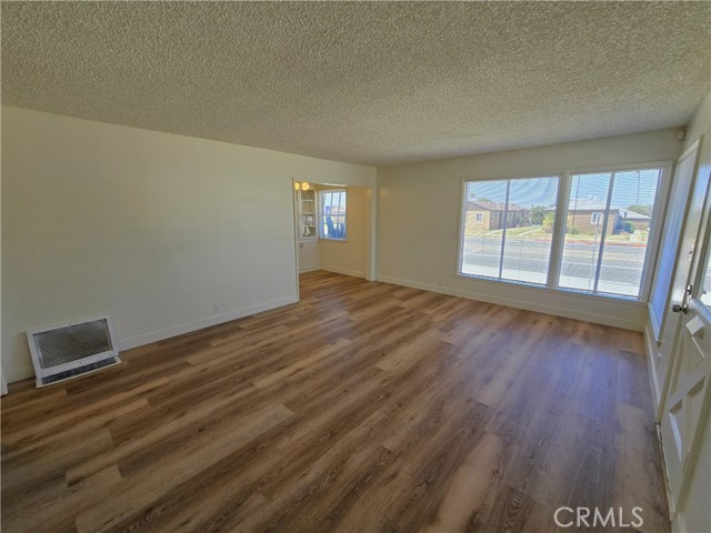 1758 W 110th Street, Los Angeles CA: https://media.crmls.org/medias/0263725c-5b40-4844-adc2-6194b604f091.jpg