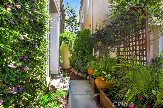 Detail Gallery Image 2 of 34 For 968 Bluebell Way, Beaumont,  CA 92223 - 4 Beds | 3 Baths