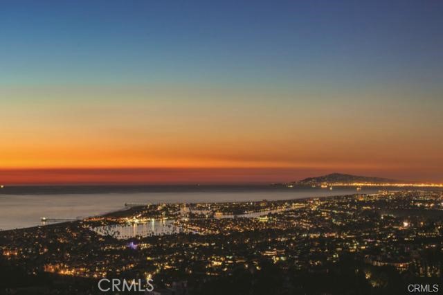 11 Pelican Crest Drive, Newport Coast CA: https://media.crmls.org/medias/0263d1c7-6dbb-4c8d-ac30-fdacf47c5612.jpg