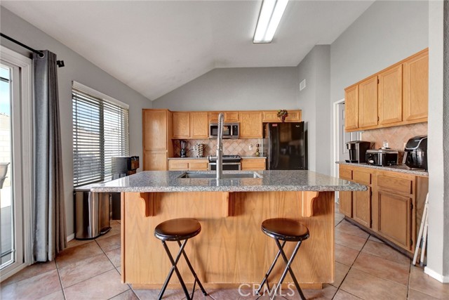 Detail Gallery Image 12 of 34 For 5646 Charlene Ct, San Bernardino,  CA 92407 - 4 Beds | 2 Baths