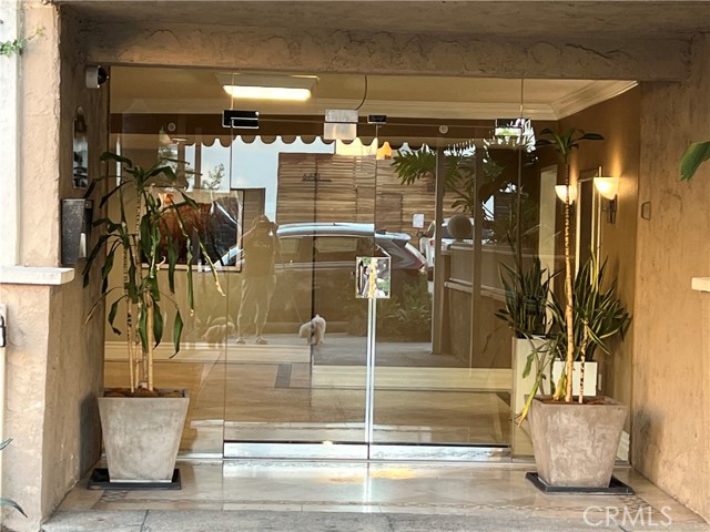 Detail Gallery Image 3 of 29 For 1345 N Fuller Ave #306,  Los Angeles,  CA 90046 - 2 Beds | 2 Baths