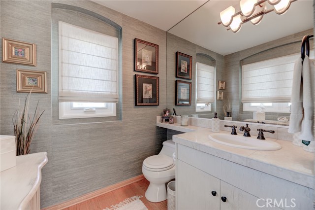 Detail Gallery Image 14 of 41 For 417 Crest Dr, Manhattan Beach,  CA 90266 - 3 Beds | 3/1 Baths