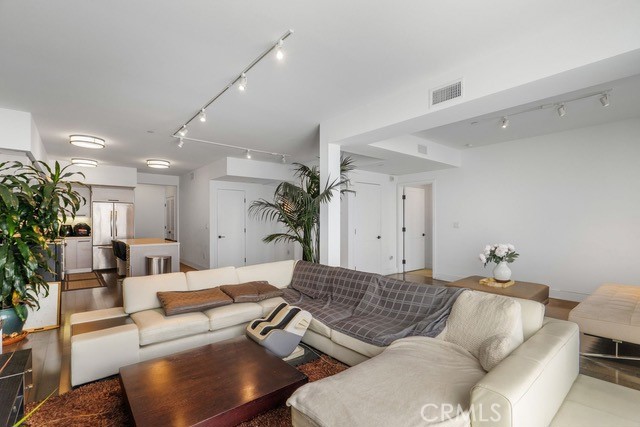 Detail Gallery Image 1 of 25 For 1817 Prosser Ave #503,  Los Angeles,  CA 90025 - 2 Beds | 2 Baths