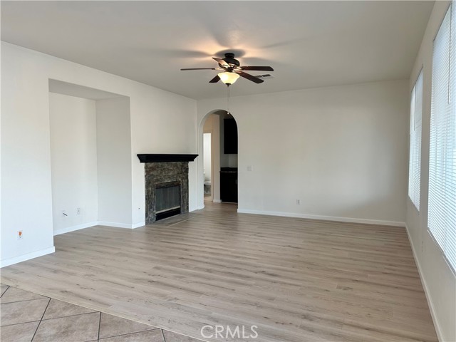 Detail Gallery Image 14 of 47 For 33564 Blue Water Way, Temecula,  CA 92592 - 4 Beds | 3 Baths