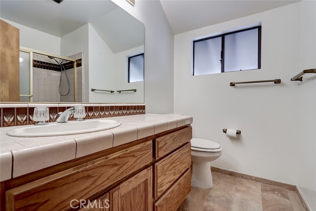Detail Gallery Image 15 of 22 For 2212 Graham a,  Redondo Beach,  CA 90278 - 3 Beds | 2/1 Baths