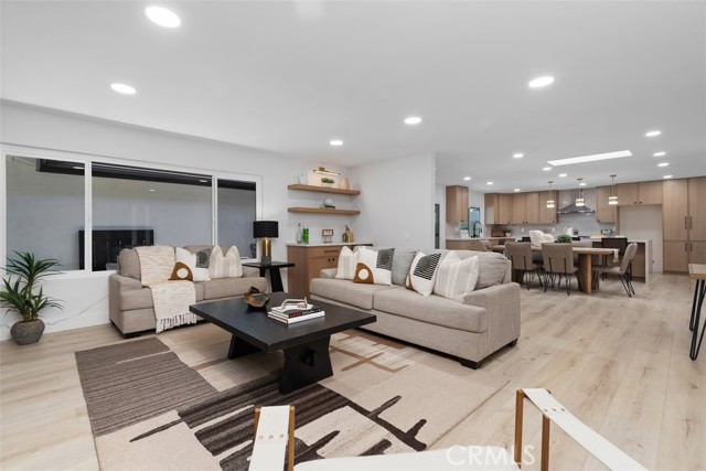 13762 Palace Way, Tustin CA: https://media.crmls.org/medias/0268c5d6-8b8d-49c1-9d36-4ea875509e04.jpg